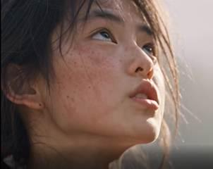 换成不同景别与动作后阿禾的正面镜头