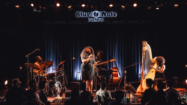 Brandee Younger 在 Blue Note Tokyo 的演出现场