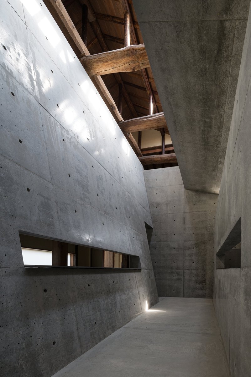 ANDO MUSEUM 内部清水混凝土墙面与光线