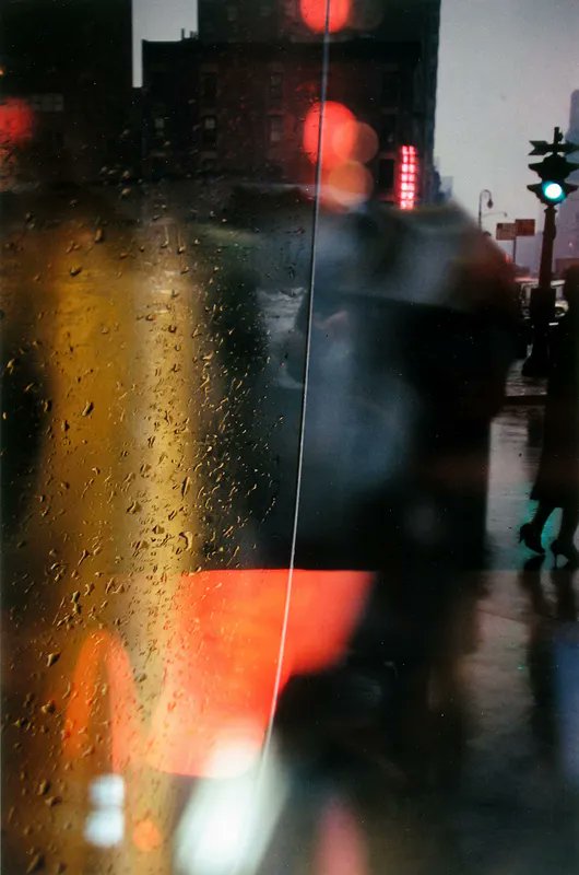Saul Leiter 摄影作品的取景遮挡与色彩